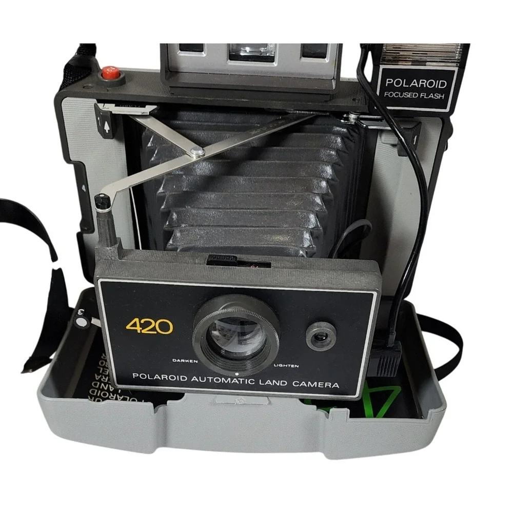 Polaroid‎ 420 Automatic Land Camera Vintage Set with Case Flashcubes Manual